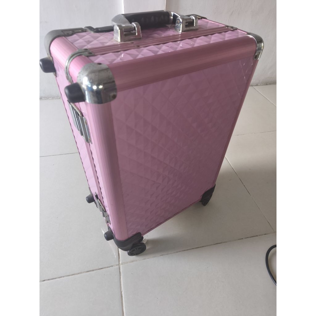 preloved beauty case, koper makeup merk whiterhino