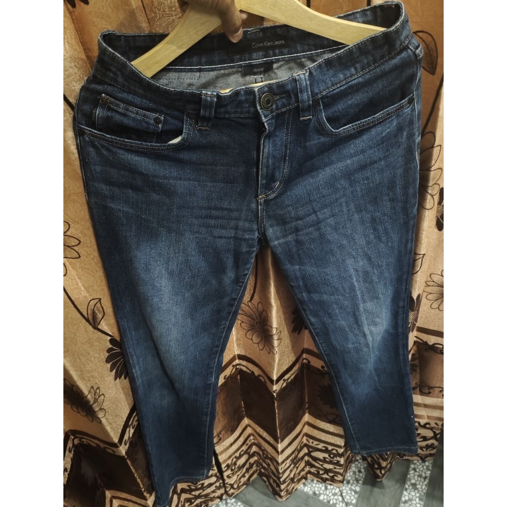 Calvin klein second size lokal 33