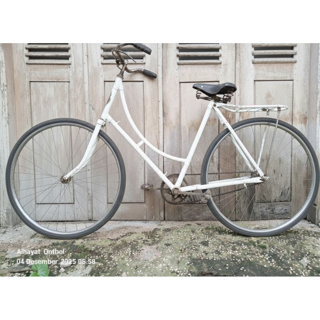 Sepeda Ontel Rainbow Antik Klasik Tua
