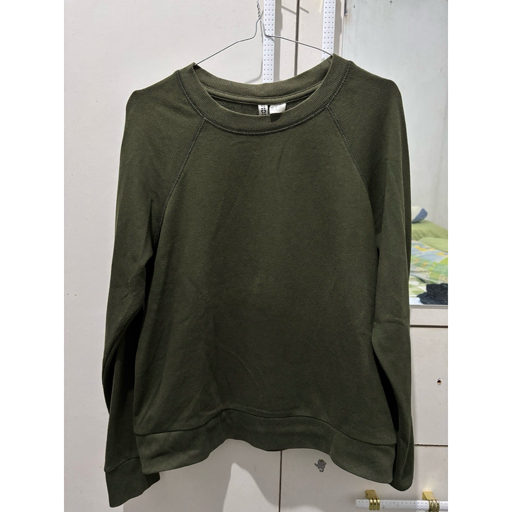 divided h&m sweatshirt sweater