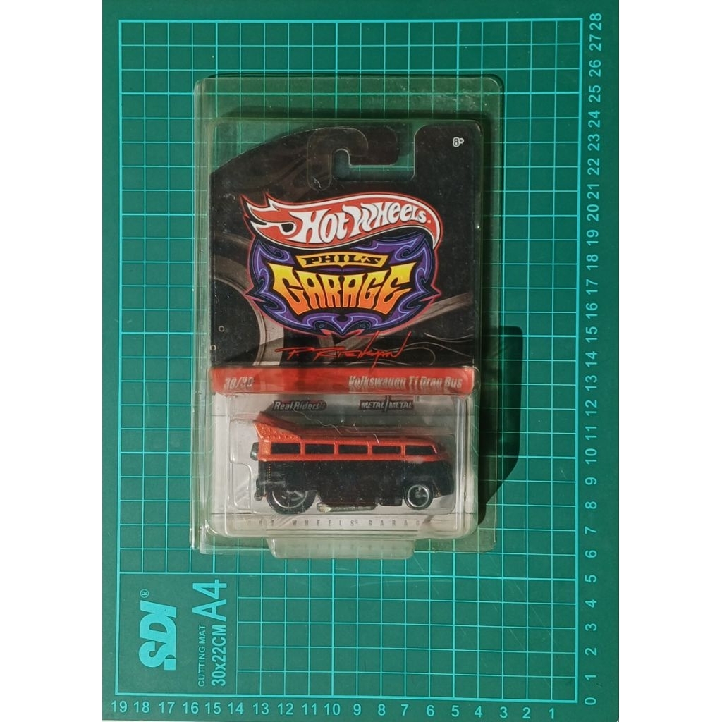 Hot Wheels Phil's Garage Volkswagen T1 Drag Bus