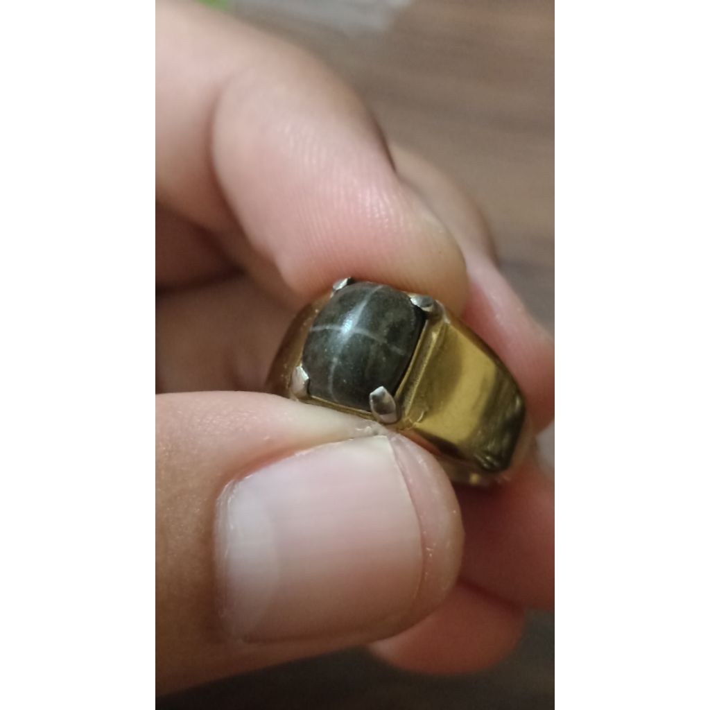 Batu Tapak Jalak Garis Serambut