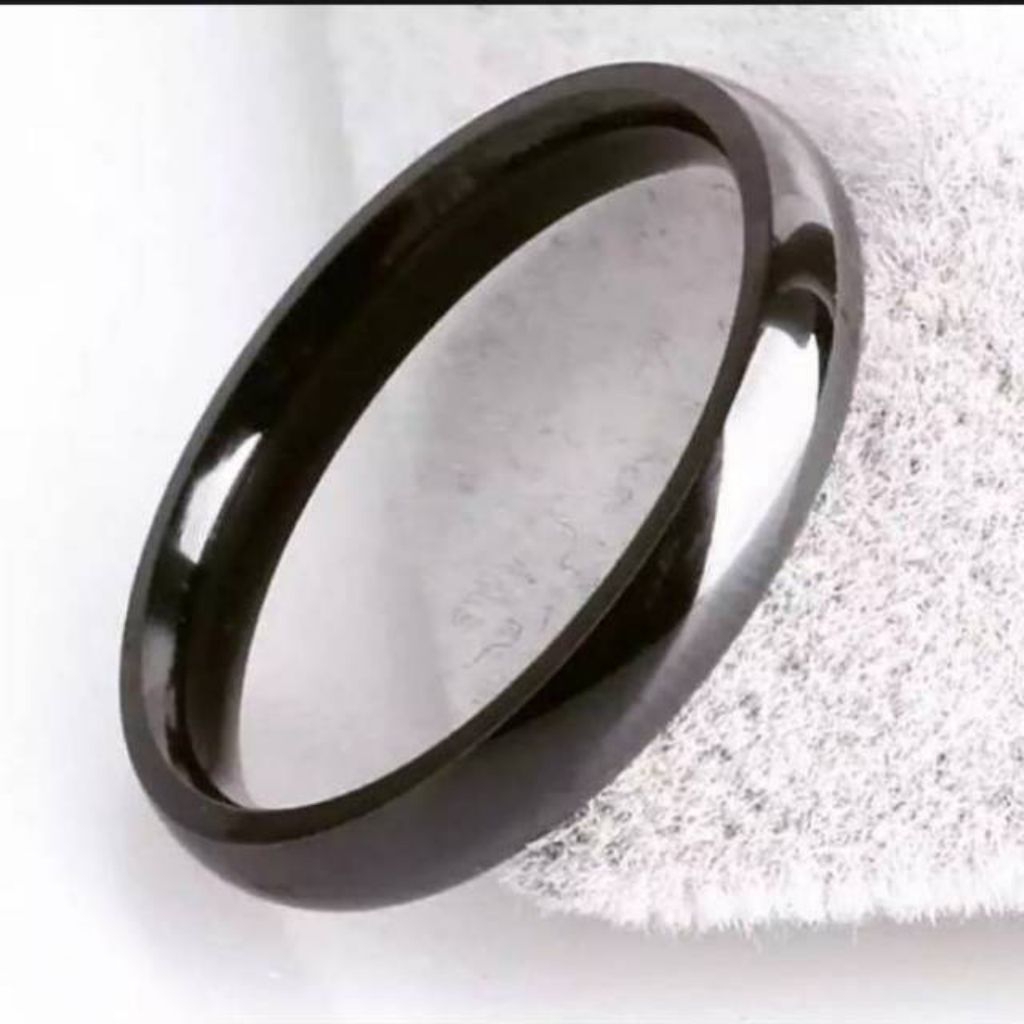 Cincin titanium couple polos sedang warna hitam harga termurah