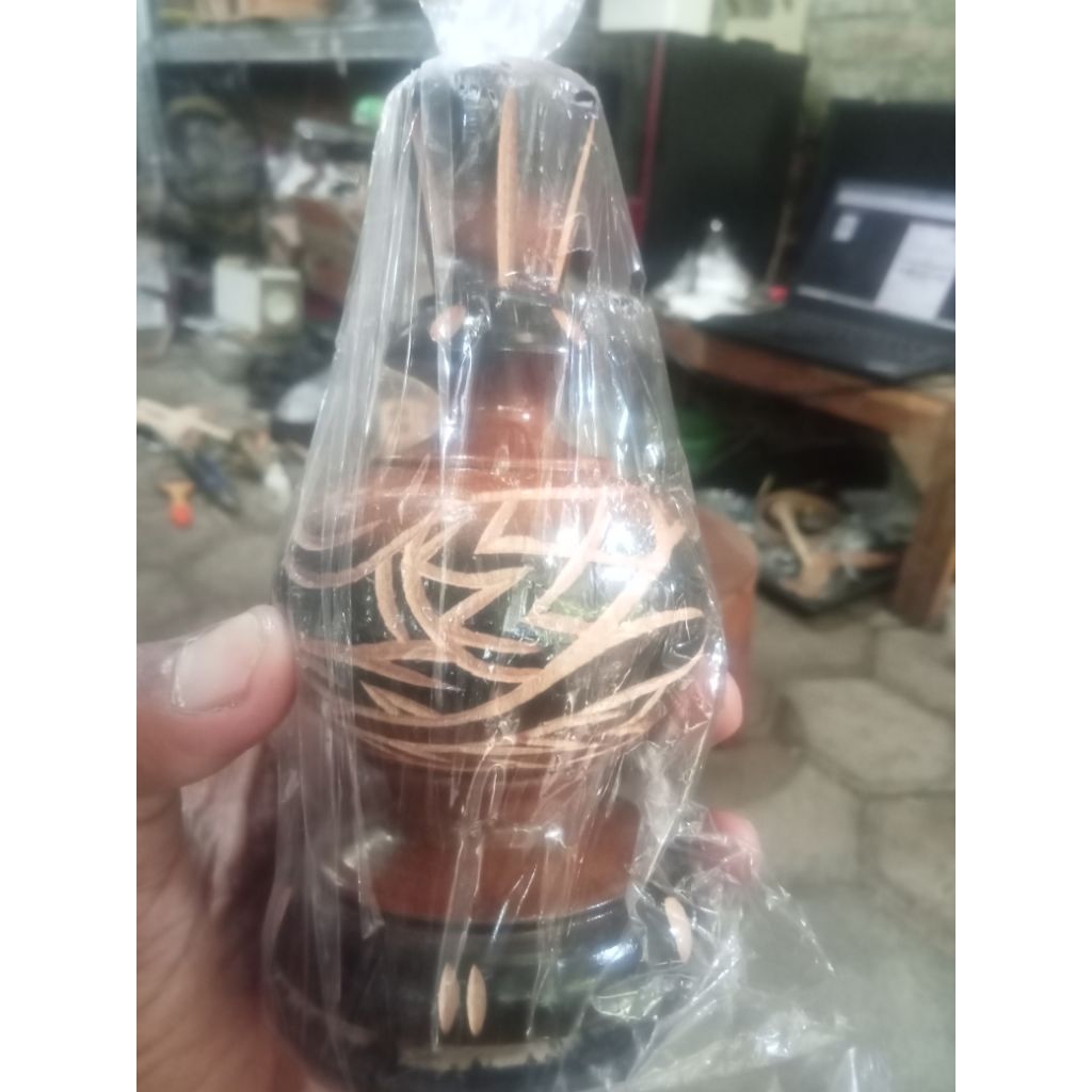 pion kayu sangkar burung labet model semi ukir , cocok banget buat burung kesayangan anda.monggo seg