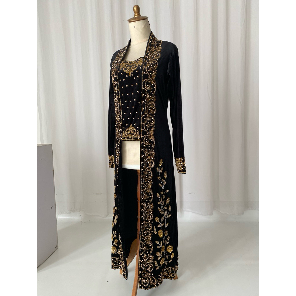 Kebaya Beskap Pengantin Bludru Hitam Solo Klasik