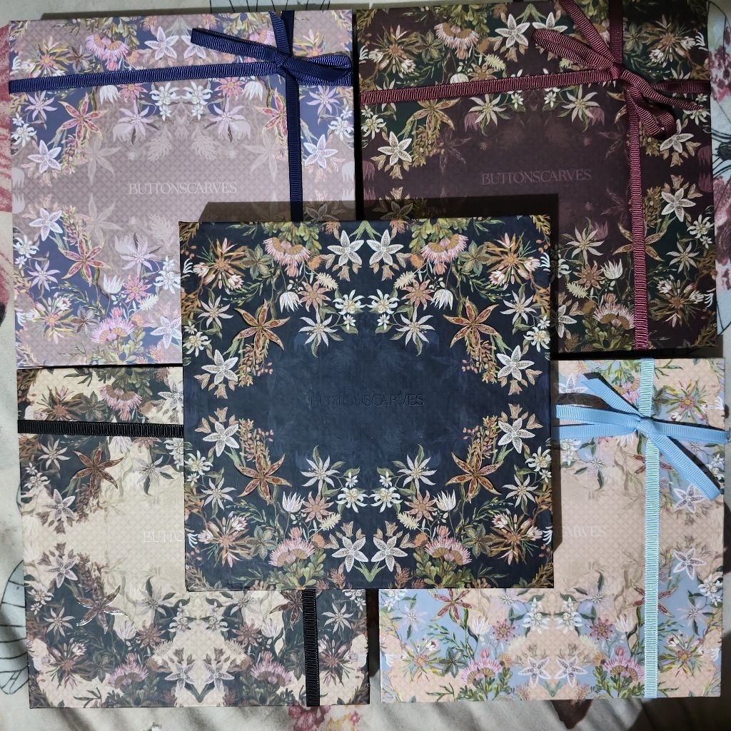 BUTTONSCARVES NEW FULLSET Nada FIS XL MFP Modinity Fashion Parade F2026