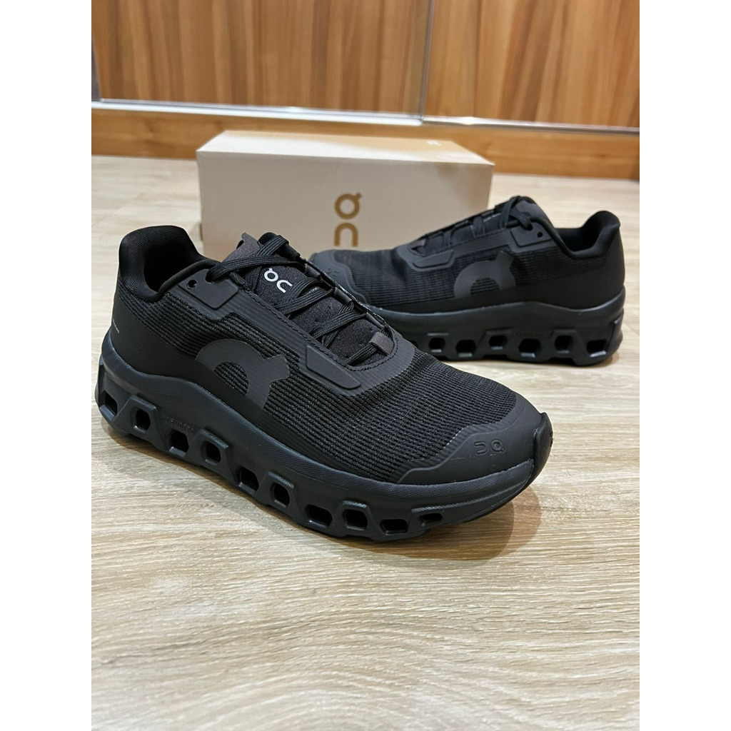 sepatu jalan jalan wanita