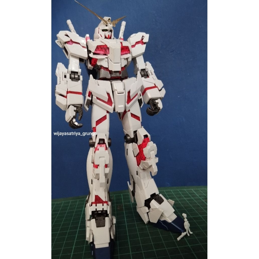 Gundam_Mg_Rx-O_Unicorn