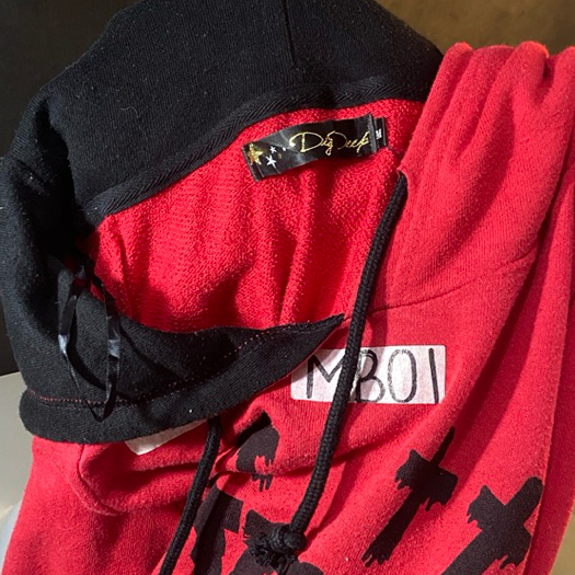 Hoodie Merah DigDeep