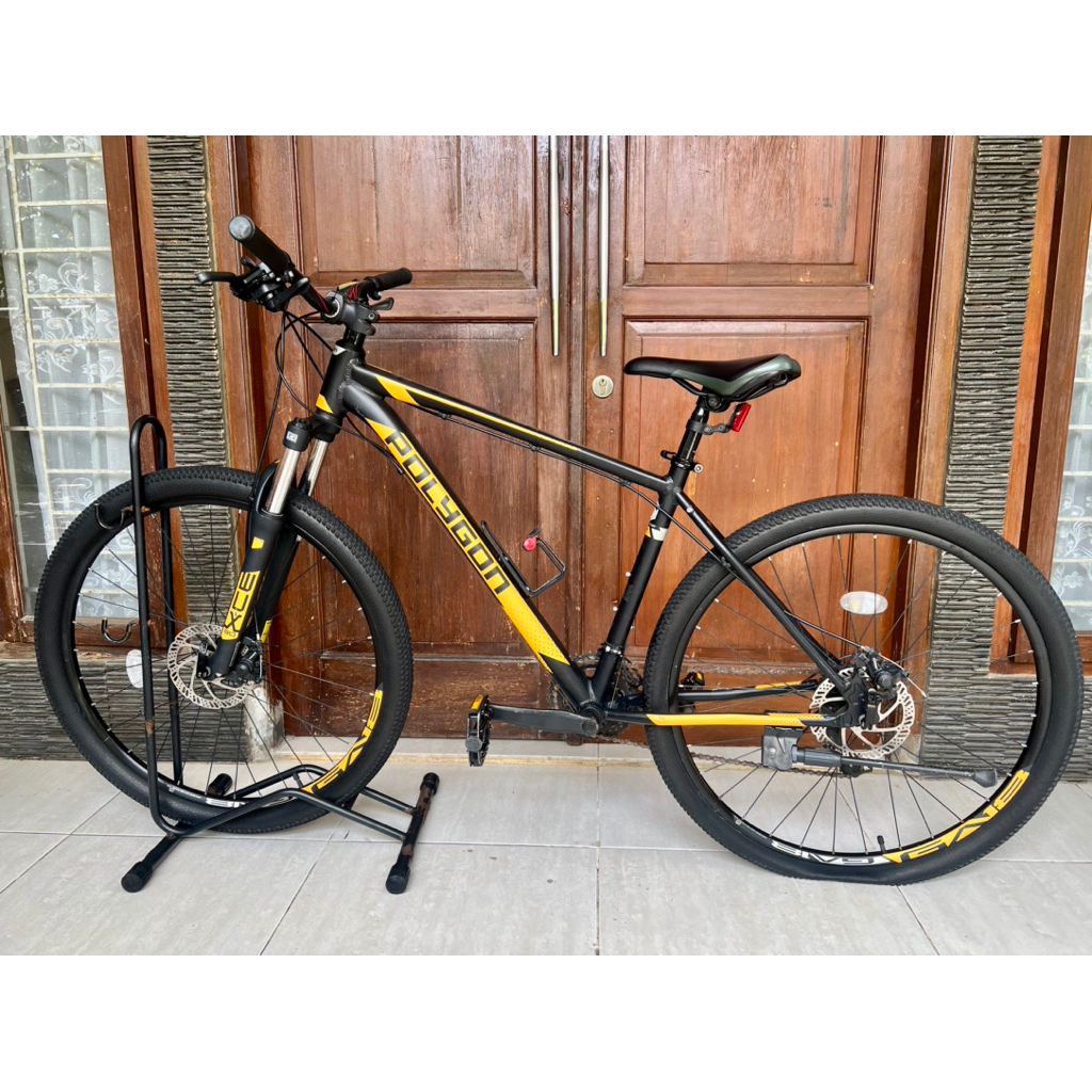 MTB UNITED POLYGON XCE 30 SECOND PEMAKAIAN PRIBADI