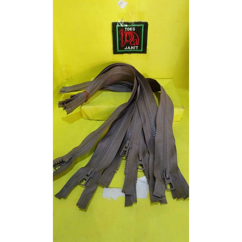 RESLETING JAKET YEE 40