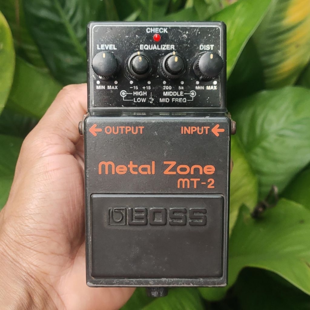EFEK GITAR BEKAS / EFEK GITAR SECOND / EFEK BOSS / BOSS METALZONE MT-2 / METALZONE MT2 / METALZONEMT