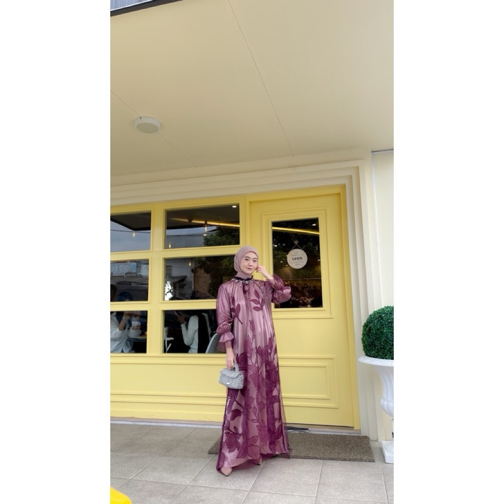 YUFIS AUDREY DRESS PRELOVED