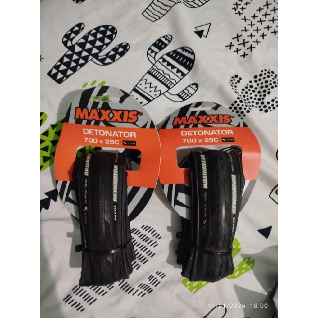 ban maxxis detonator 700x25c