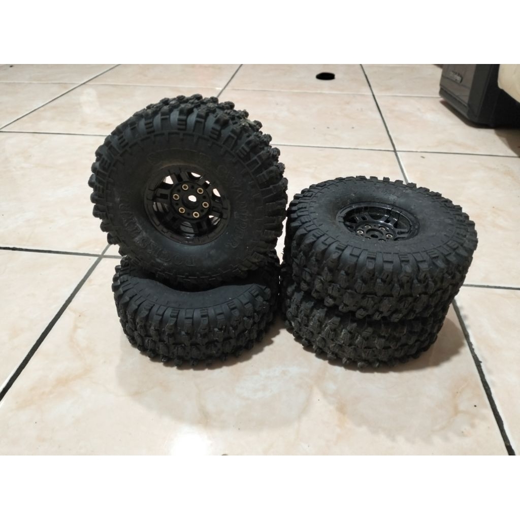 ban Rc adventure 1/10 clone hyrax super swamper 120mm dan velg