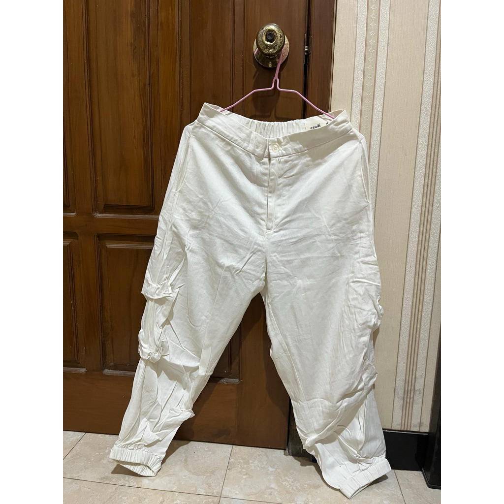 Preloved celana gaudi