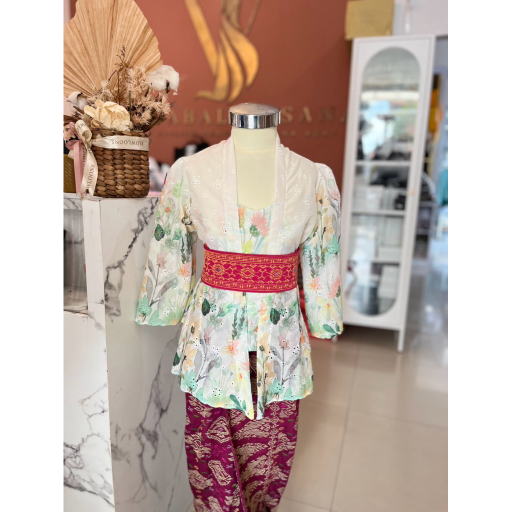 kebaya laura anak tanggung