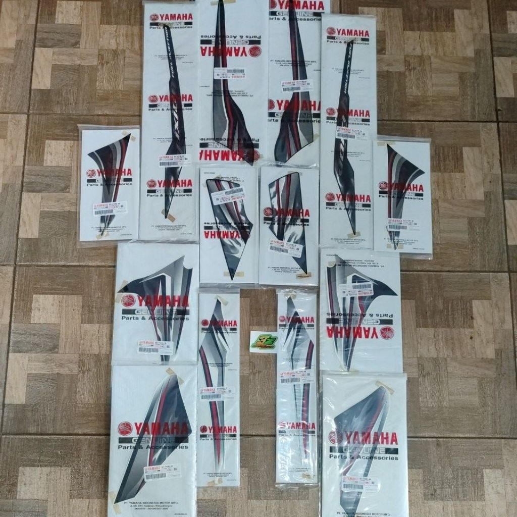 Stiker striping grafik les fullset Vixion Lama Old 3C1 putih hitam 2010/2011 original baru YGP