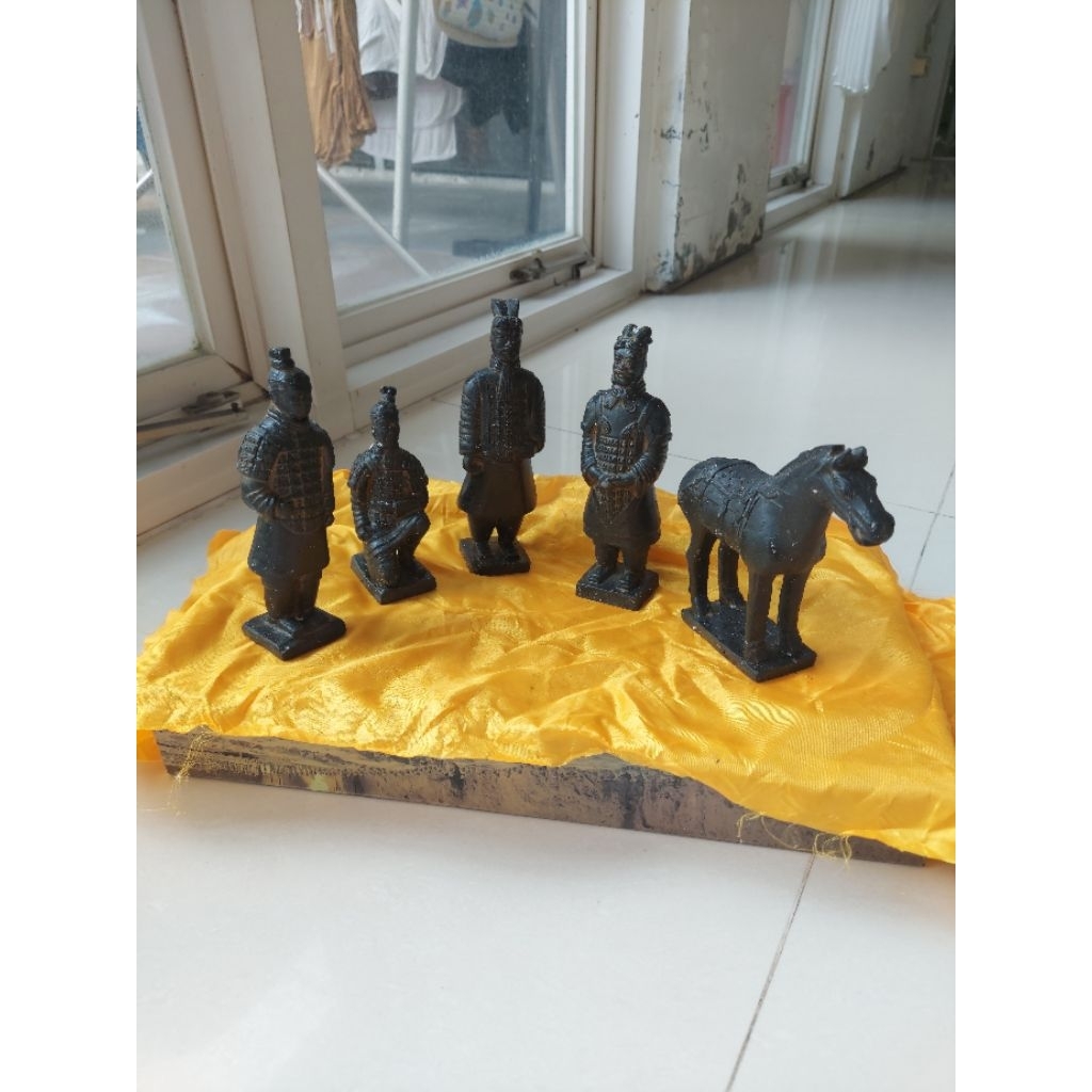 set prajurit teracota dan kuda - figur hiasan
