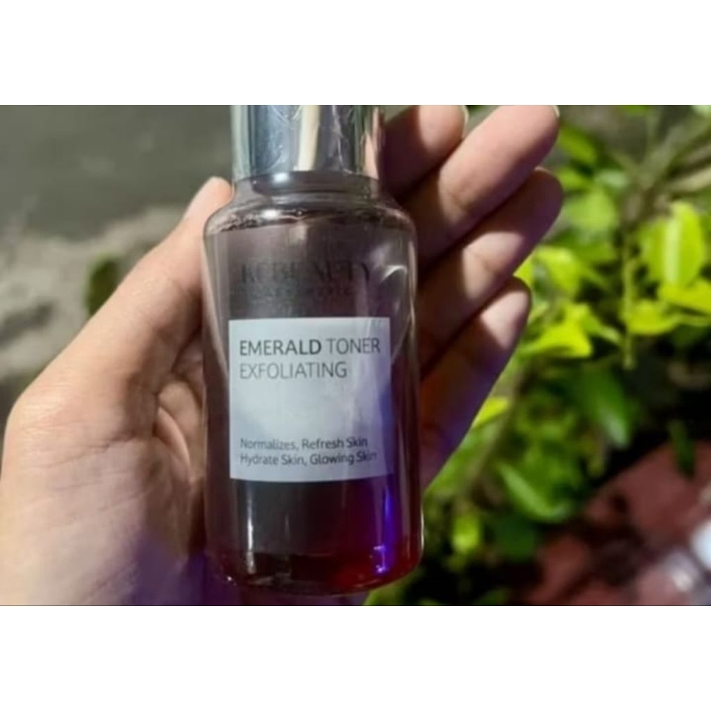 Emerald Exfoliating Toner dari KF Skin Clinic