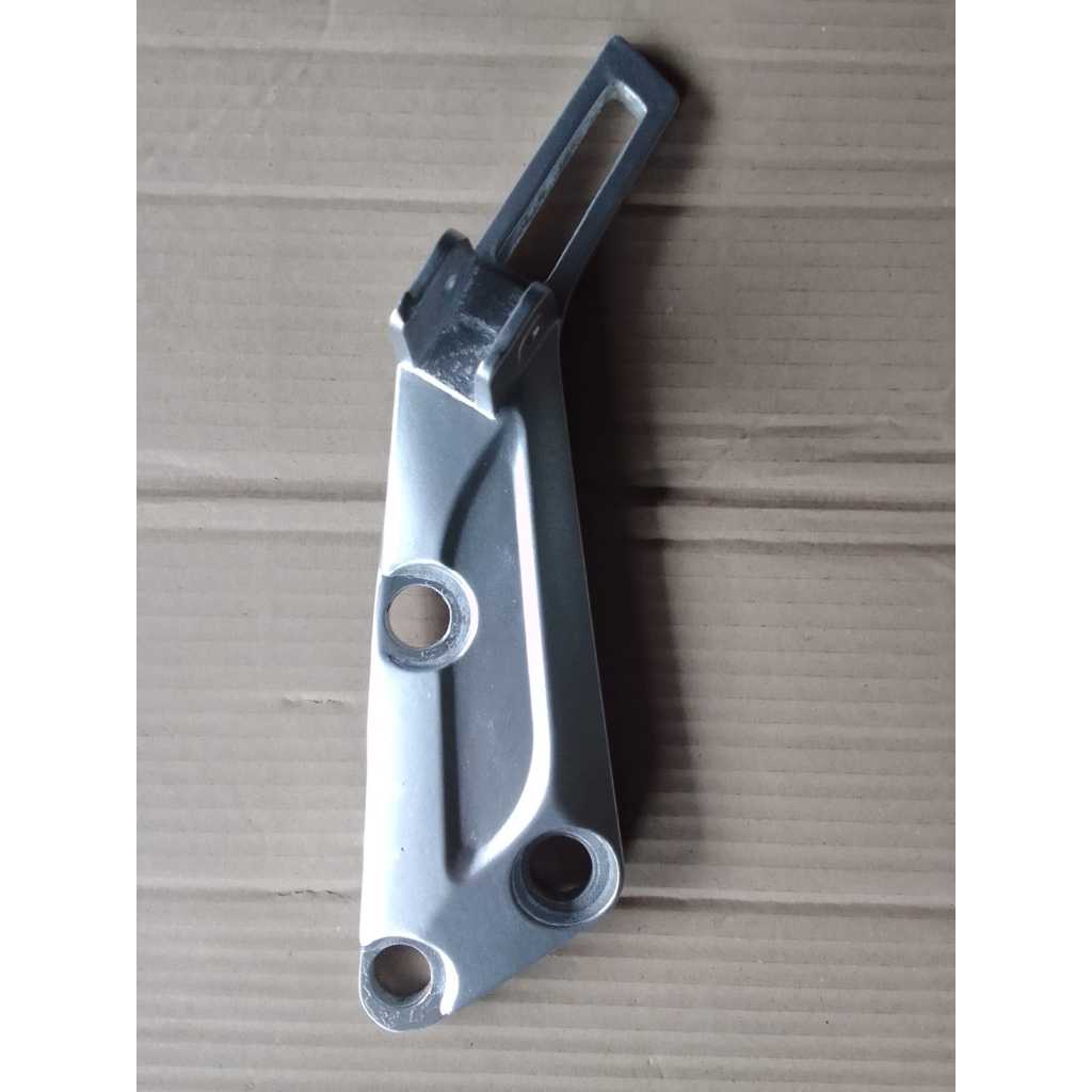Foostep footstep poostep belakang Honda Supra X Lama Supra X 100 Supra Fit Lama kanan