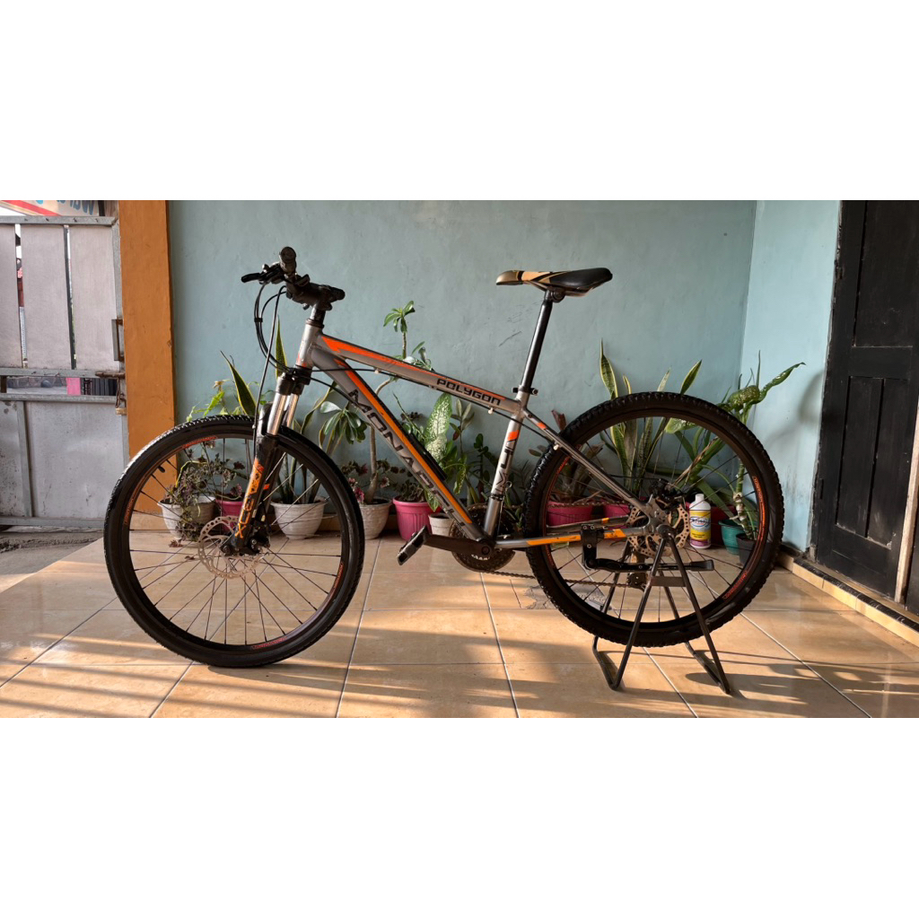 Sepeda Gunung MTB Polygon Monarch 4 Alloy UK 26 istimewa