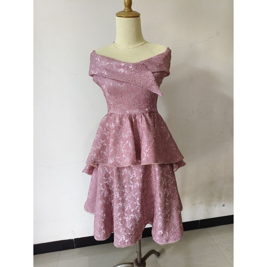 (preloved) dress gaun pesta brokat pink sabrina