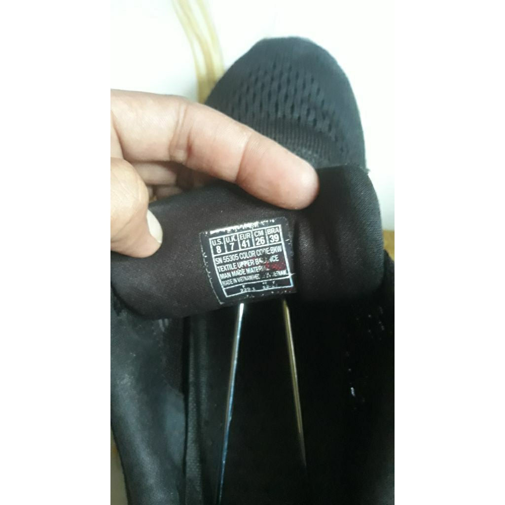 sepatu skechers on the go.original size 41.pria warna hitam sol putih.