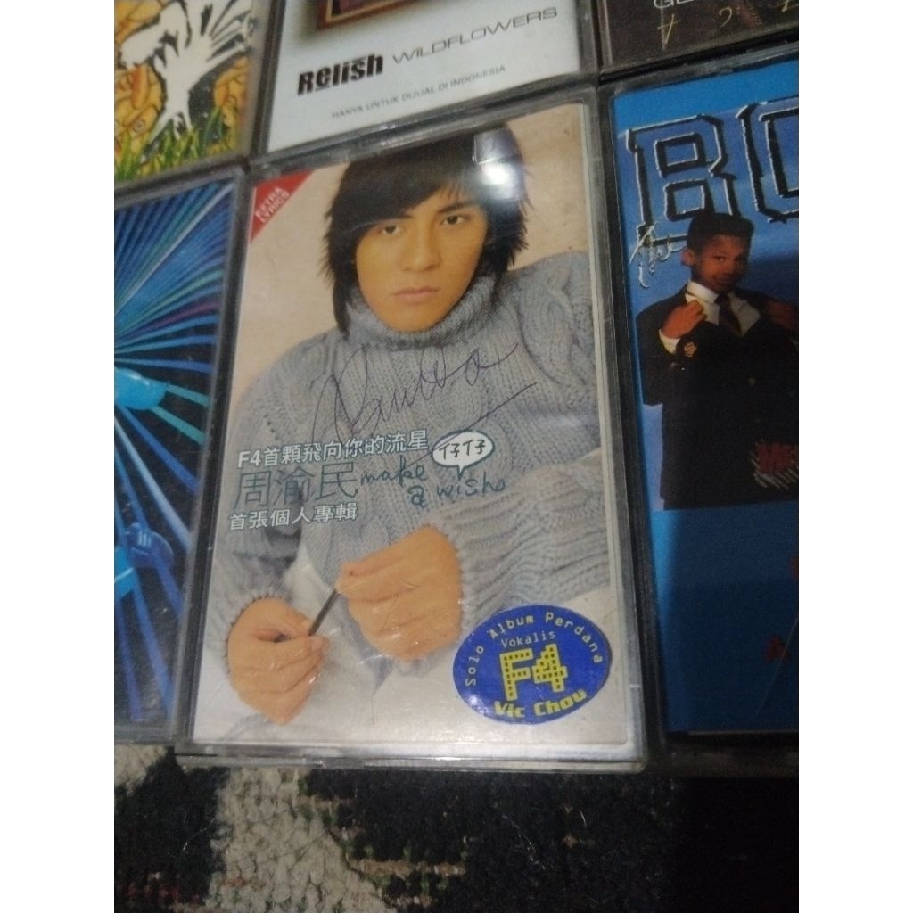 kaset pita f4 vic chou