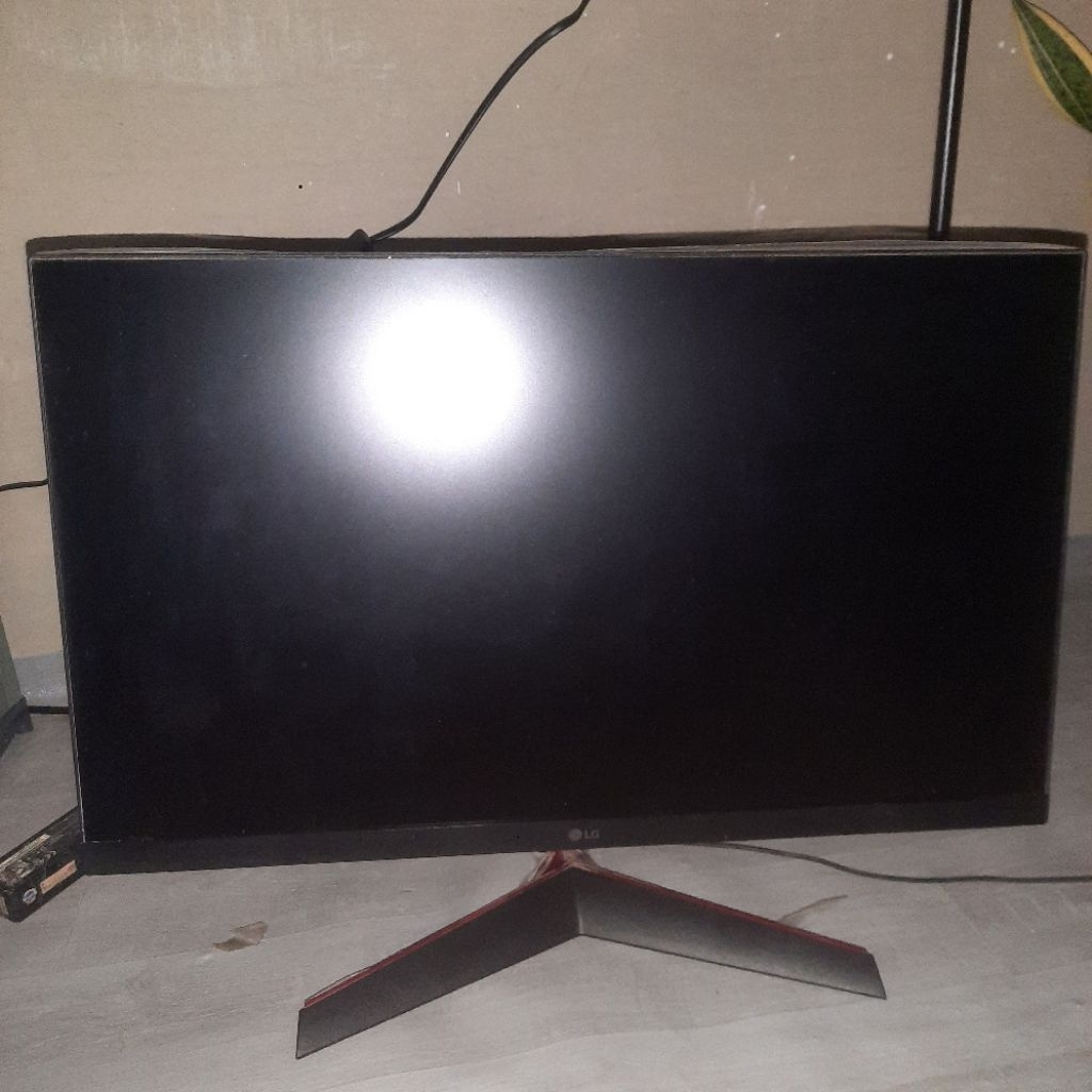 monitor gaming 144hz layar IPS, LG 24gn600b second bekas