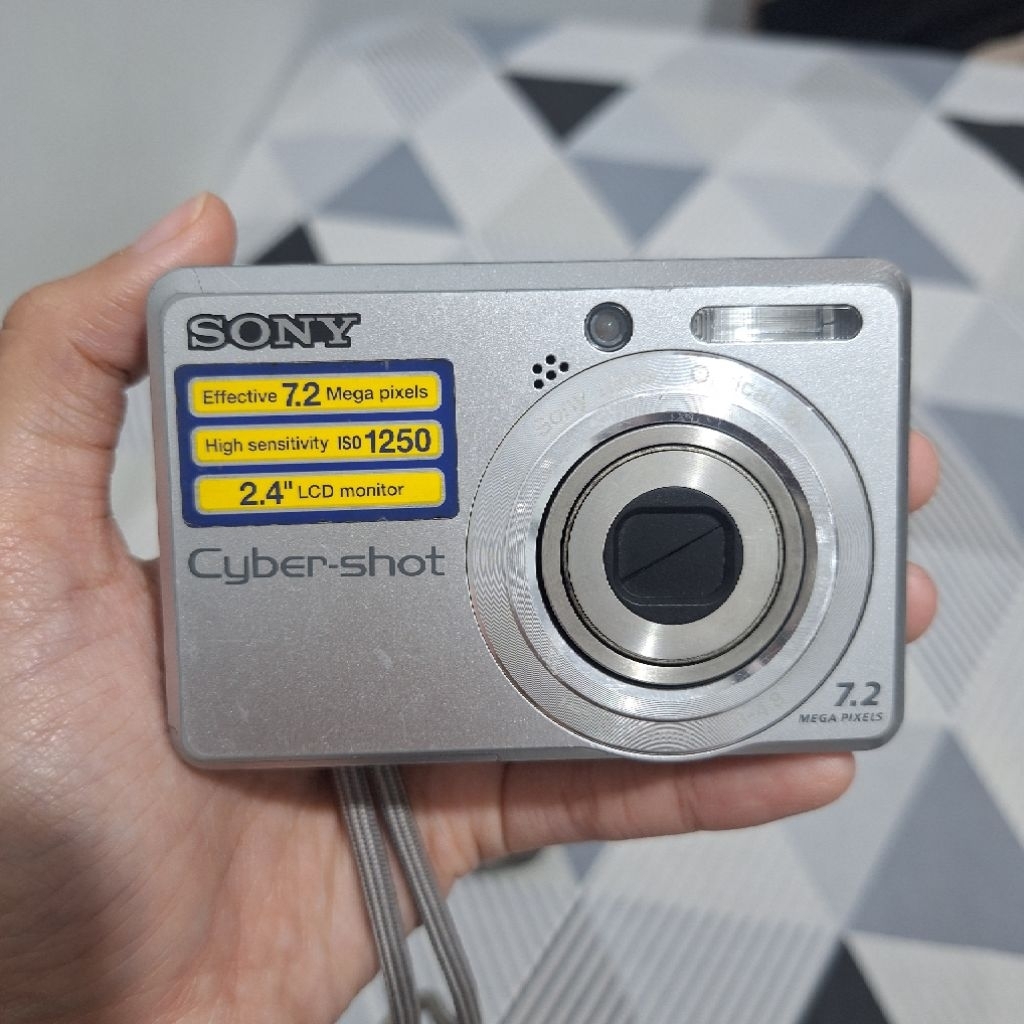 121. Kamera Digital Sony Cyber-shot DSC-S730 (Second)
