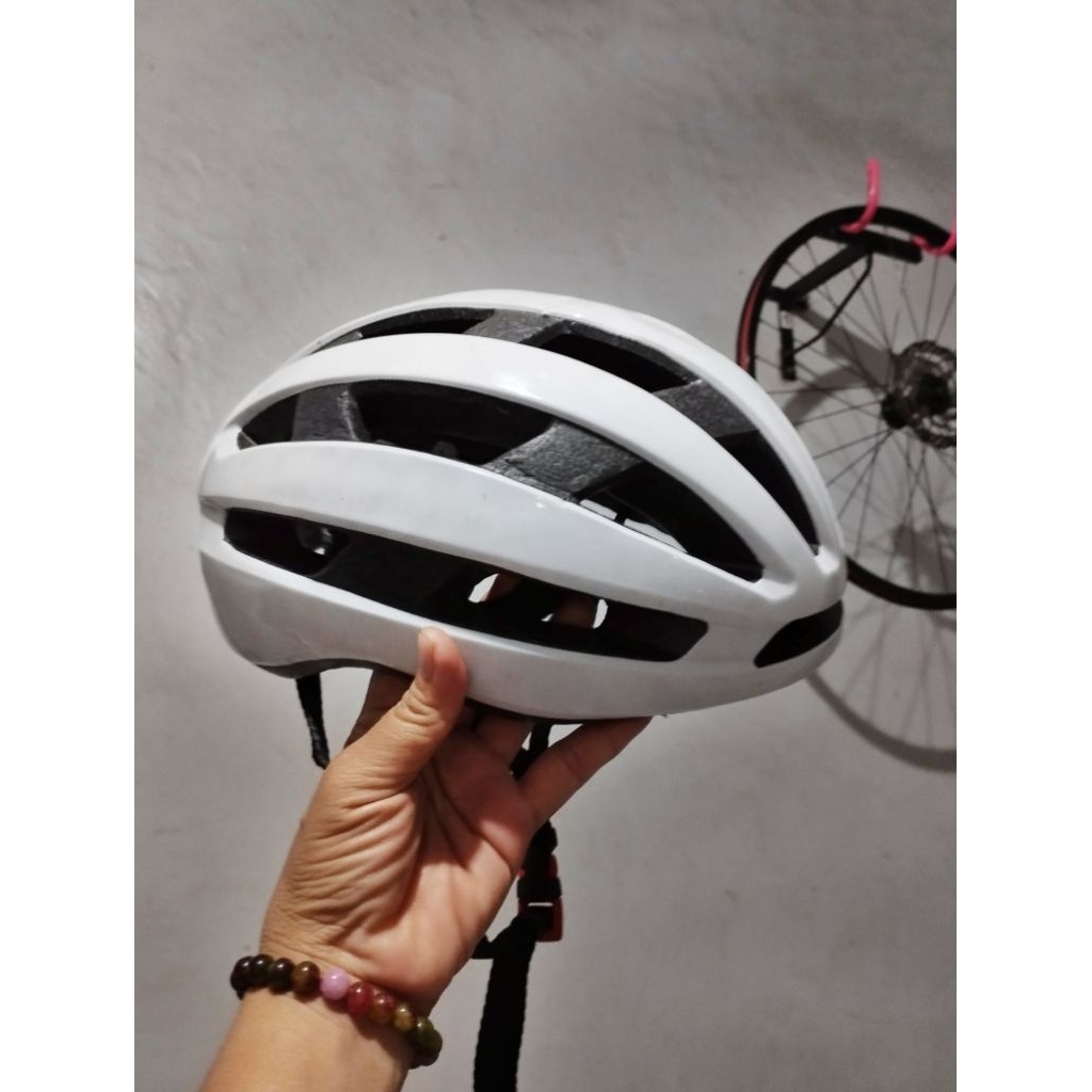 preloved helm sepeda wanita warna putih