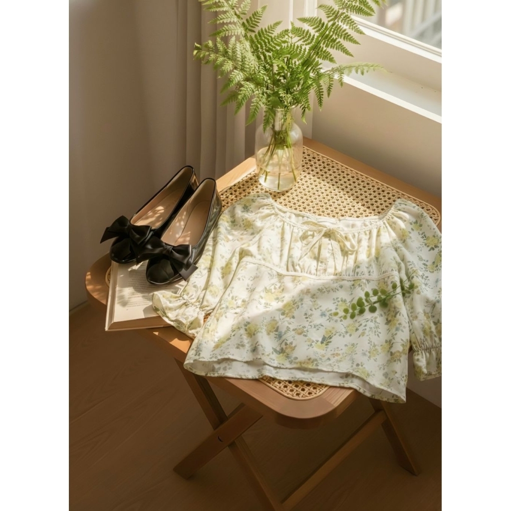 Baju Putih  Hitam  Korean Style Vintage Look Preloved