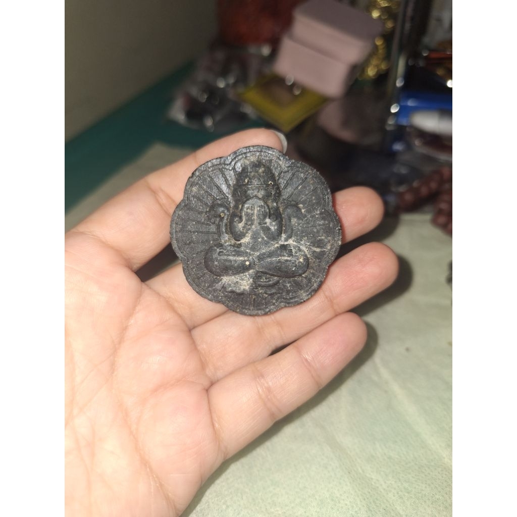 Jimat buddha thailand Buddha Phra pidta phang 
Phakhan bentuk buddha 
Limited editio 
Barang terawat