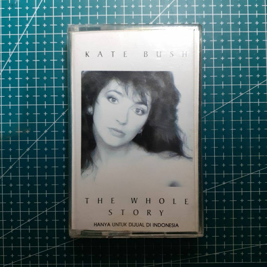 Kaset Kate Bush - The Whole Story