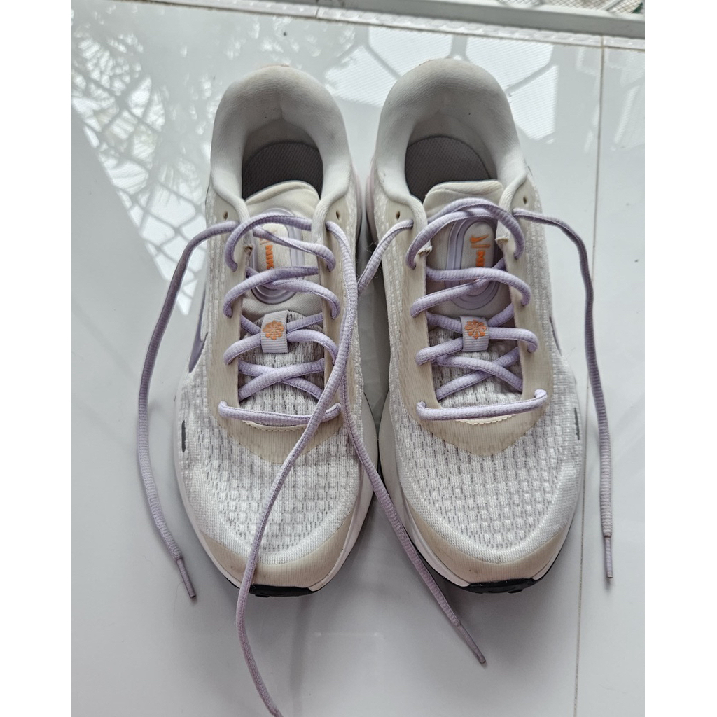 PRELOVED Sepatu Nike journey run women’s road running shoes