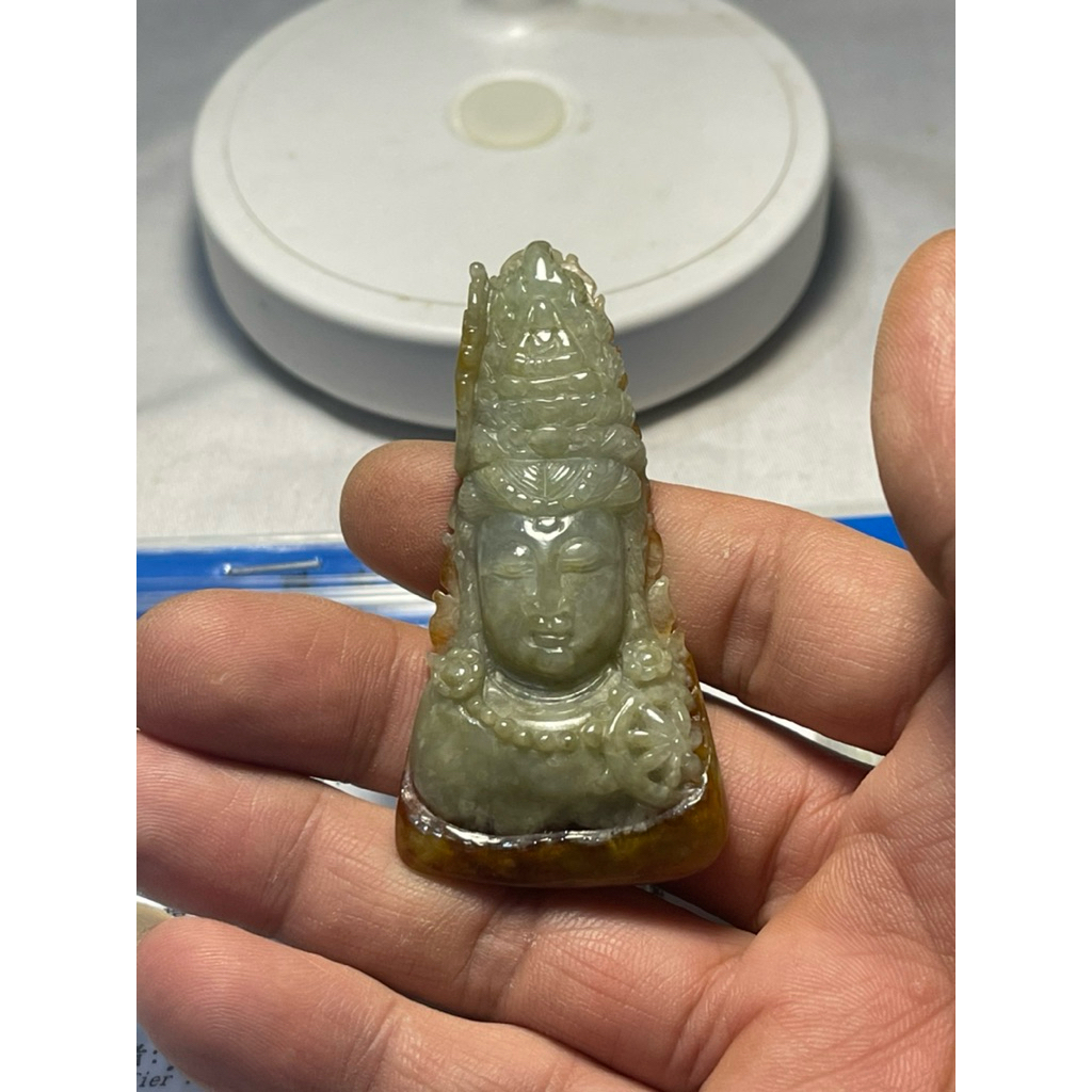 Liontin Ukir Jelas Dewi Kwan Im