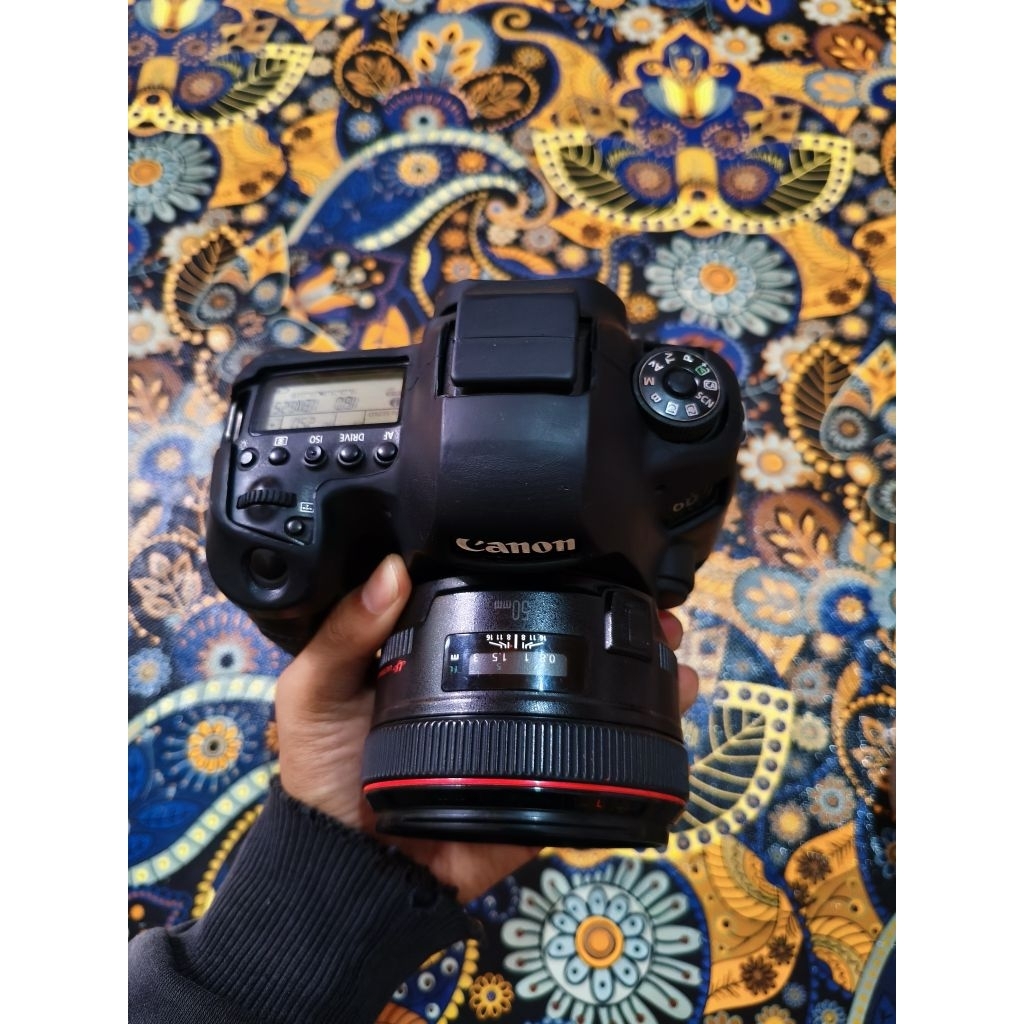 canon 6D Mark 2+Canon 50mm F1.2L