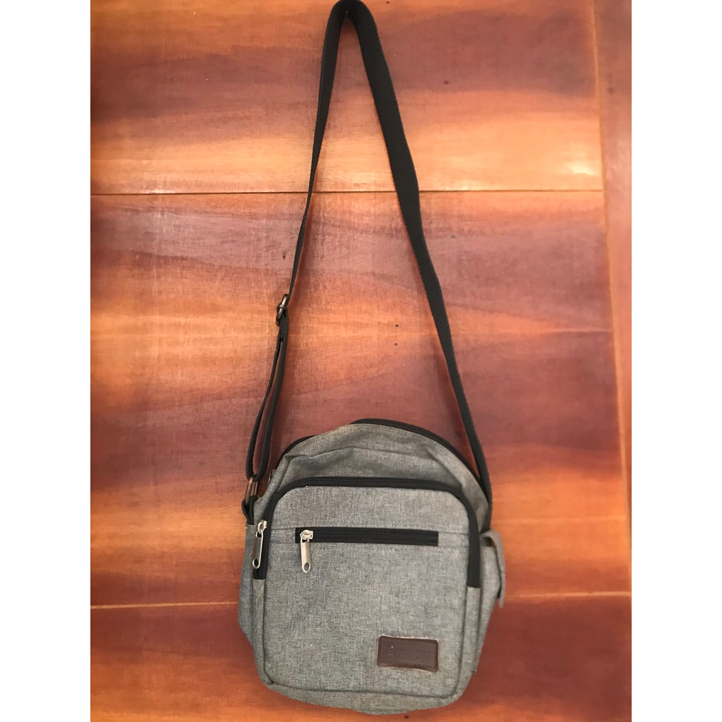 Preloved Tas Selempang pria