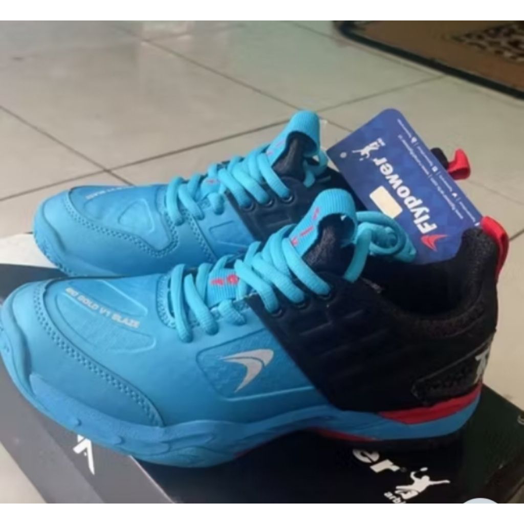 Sepatu badminton Flypower Rio Gold V1 Blaze.