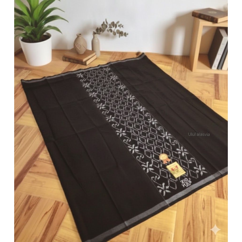 Sarung HDS 210 Original Samarinda – Sarung Tenun Pria Adem Halus Anti Luntur Termurah