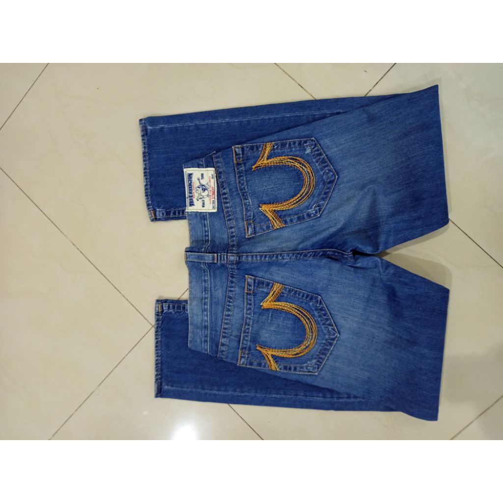 celana jeans TRUE RELIGION section STRAIGHT size 33
