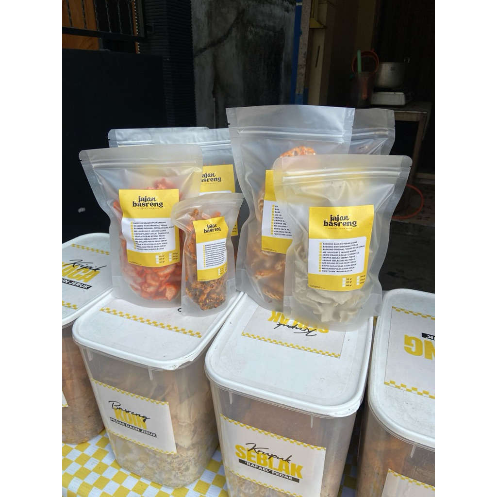 BASRENG PEDAS, KRIPIK KACA, MAKARONI, PISANG COKLAT LAMPUNG, MIE LIDI PEDAS. (CEMILAN YOGYAKARTA) JA