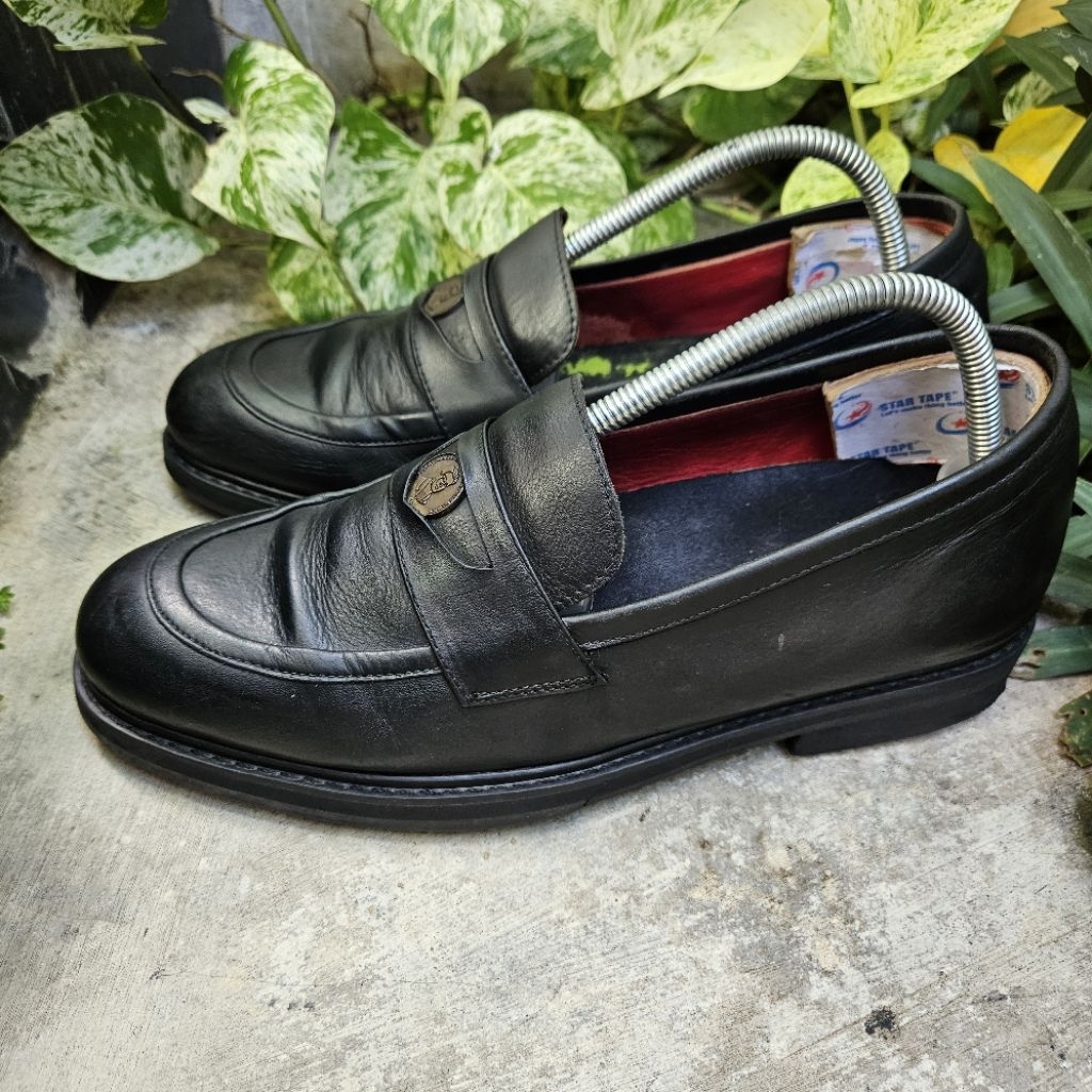 sepatu kasual second nappa Milano size 41(26,5cm)