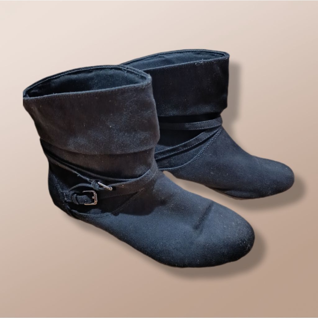 Sepatu Wanita, Sepatu Boot Wanita Beludru Preloved