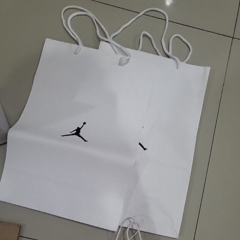 PRELOVED PAPER BAG BRANDED / SHOPPING BAG BRANDED / LUXURY / POP MART