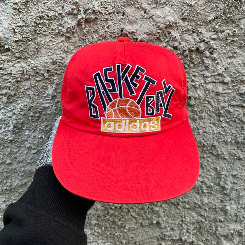 Topi Adinda Basketball Vintage Running