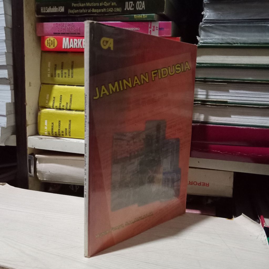 buku jaminan fidusia