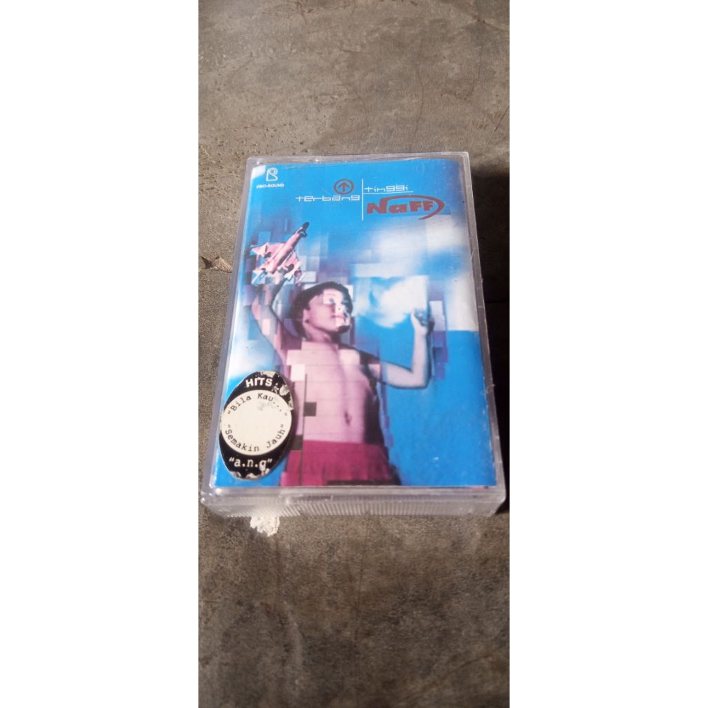 kaset pita Naff album terbang tinggi