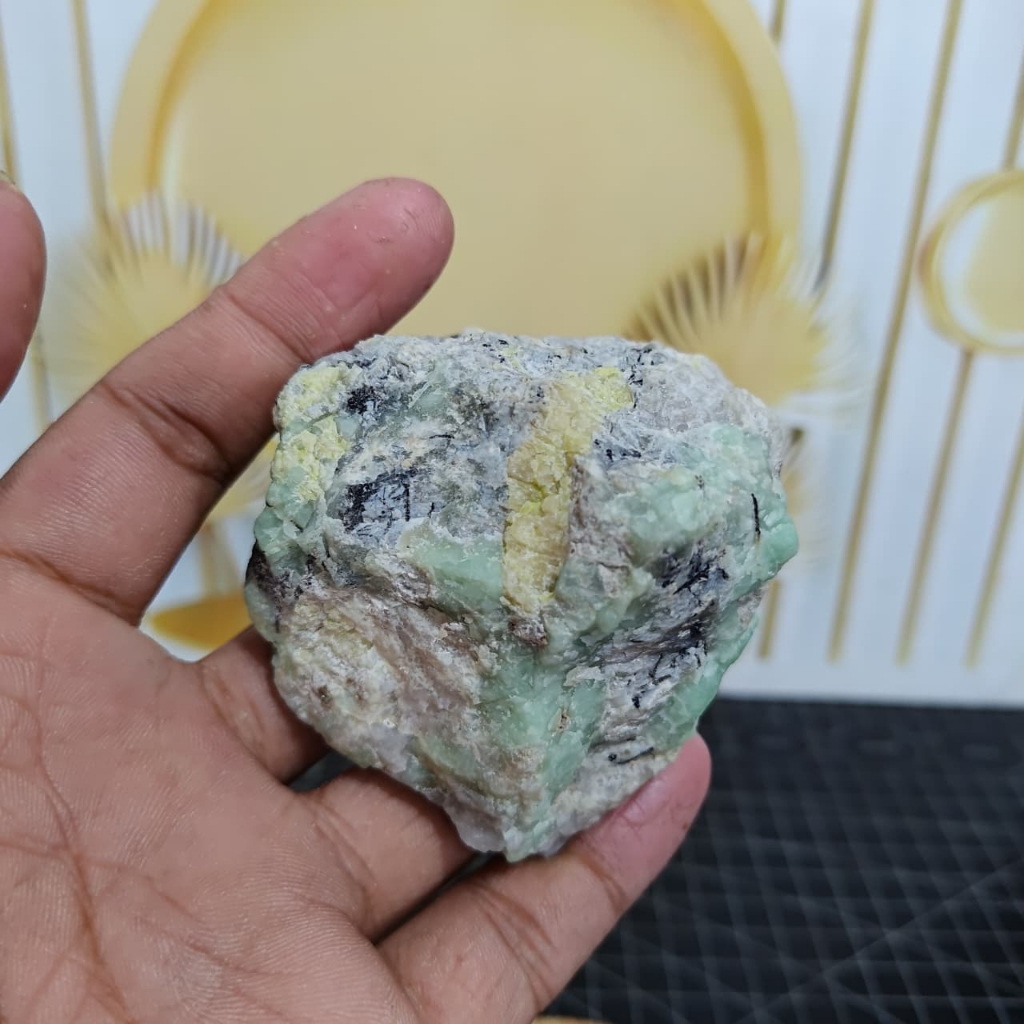 Batu Natural Emerald Rough (2)